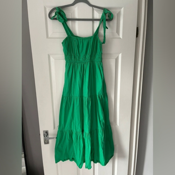 Green Sleeveless Maxi Dress - Picture 2 of 4